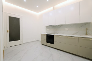 Elegant Corner Residence in Wesselényi utca