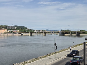 Renovated 2-Room Apartment on Exclusive Falk Miksa Street