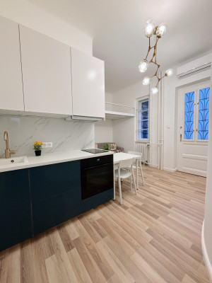 Elegant Corner Residence in Wesselényi utca