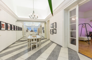 Elegant Apartment in Historic Villa on Thököly út